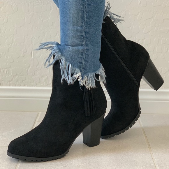 NIB Black Chic Tassel Detail Chunky Heel Boots - Picture 3 of 8